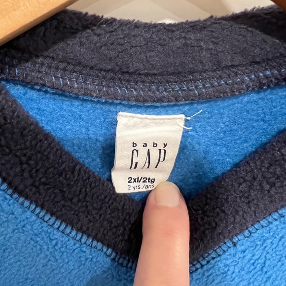 Baby Gap, fleece top - Picture 3 of 7